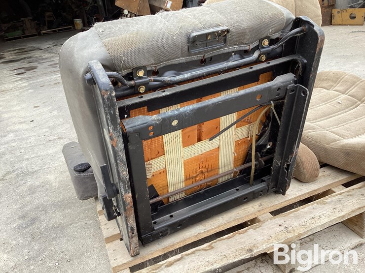 kenworth-box-seat-passenger-side-image-10