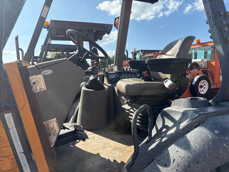#2483-•-2009-case-570mxt-series-3-skip-loader-image-35