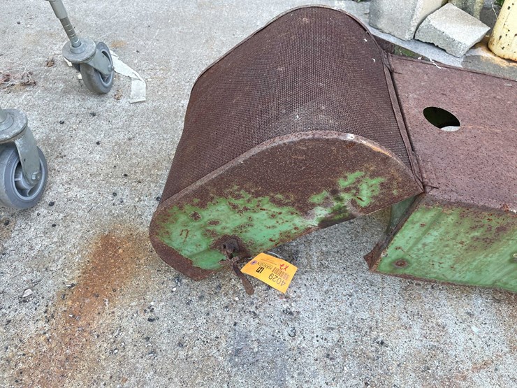 #4029-•-john-deere-sheet-metal-pieces-(04)-image-4