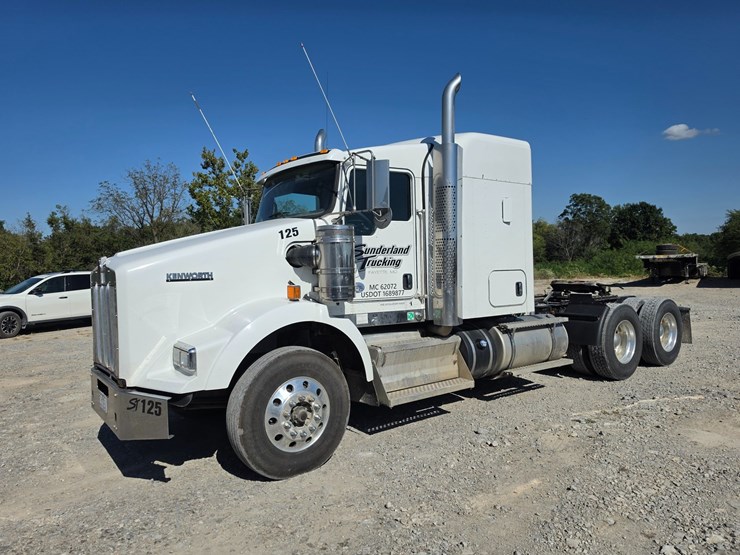 2018-kenworth-t800-image-4
