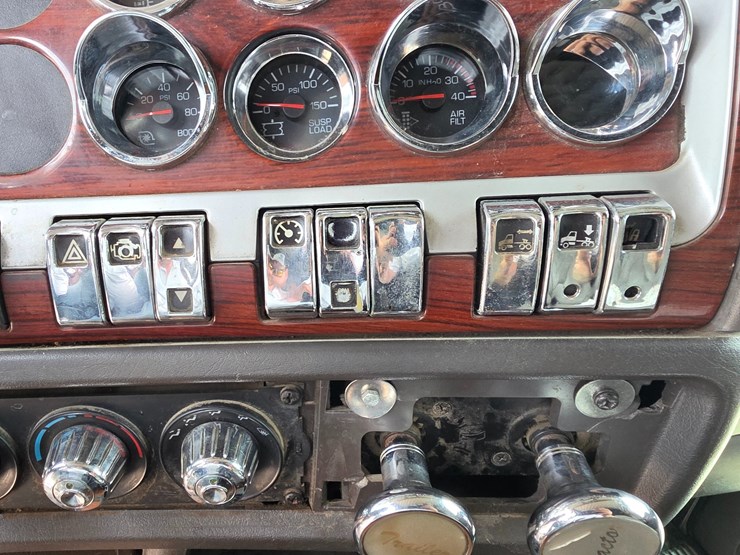2007-kenworth-w900-image-65