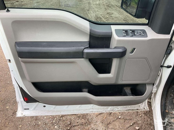 2016-ford-f150-image-15