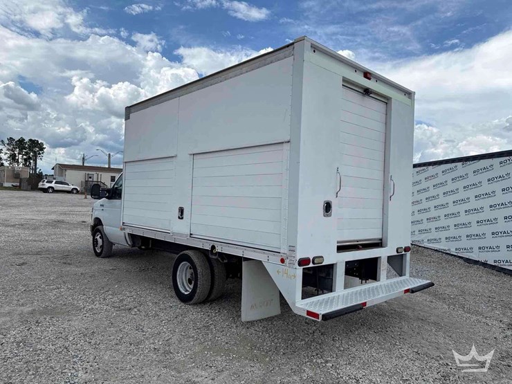2014-ford-e450-image-36