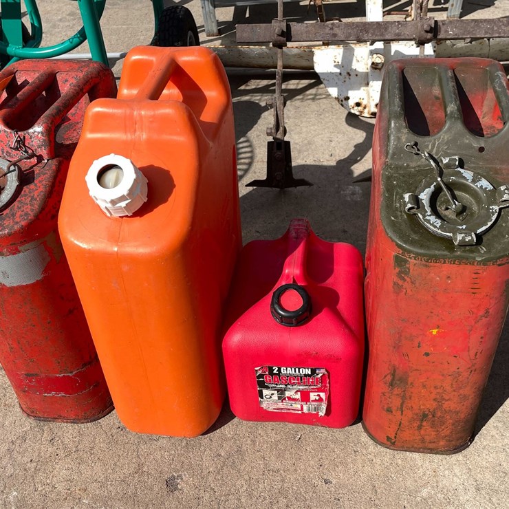#4083 • Fuel Cans (03)
