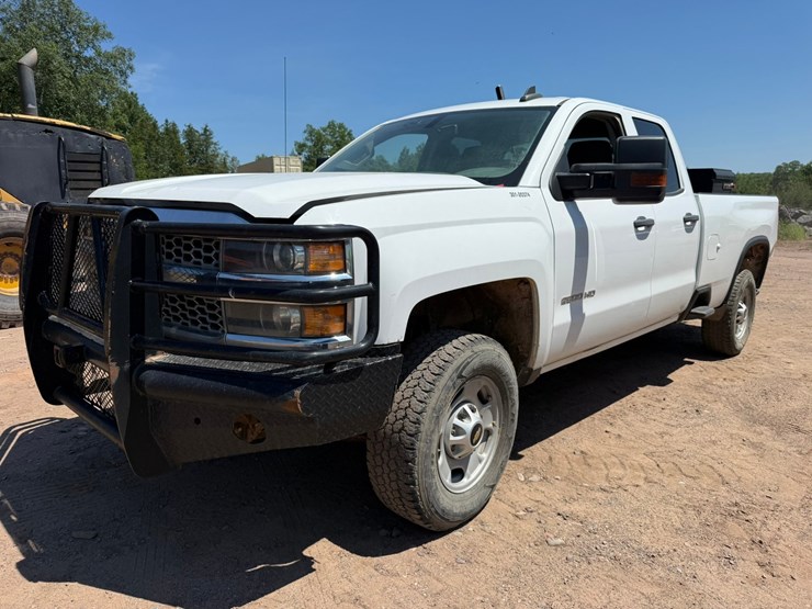 2019-chevrolet-2500hd-image-1
