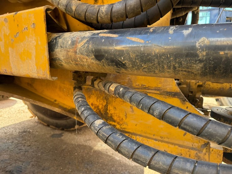 2017-caterpillar-988k-image-44