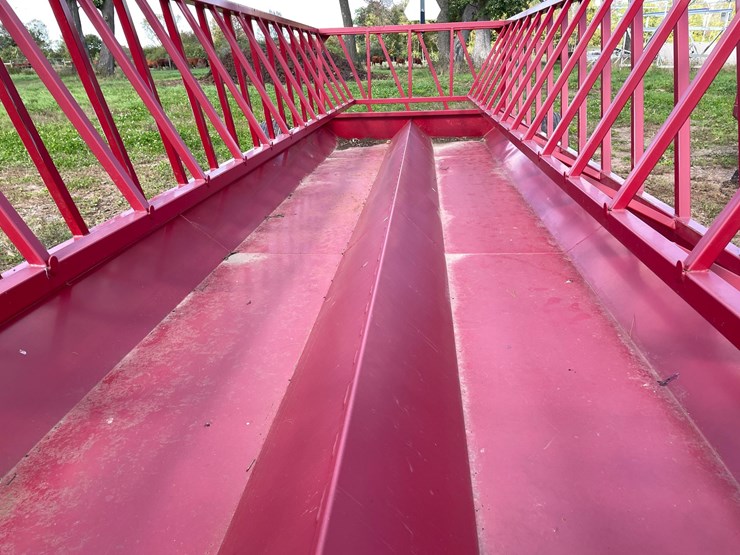 #1609-•-notch-24'-feeder-wagon-image-10