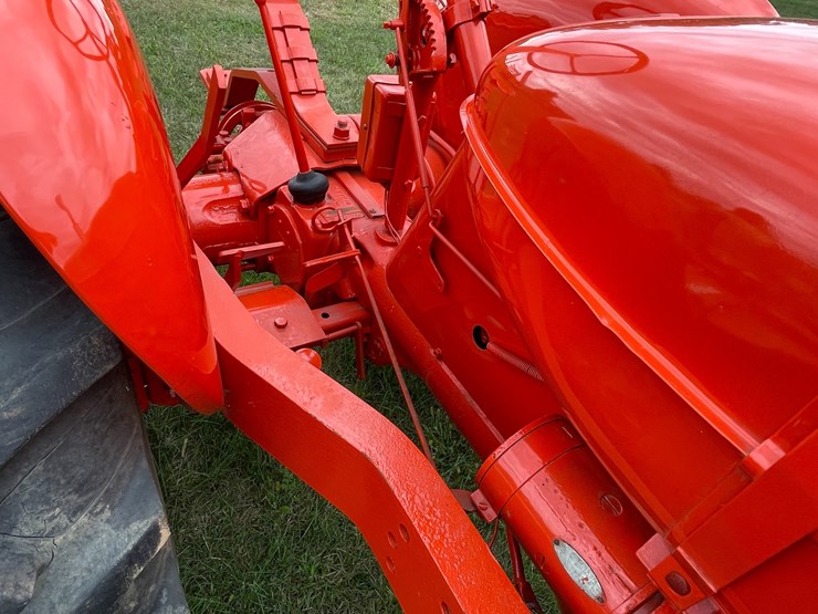 #1003-•-allis-chalmers-ib-tractor-image-16