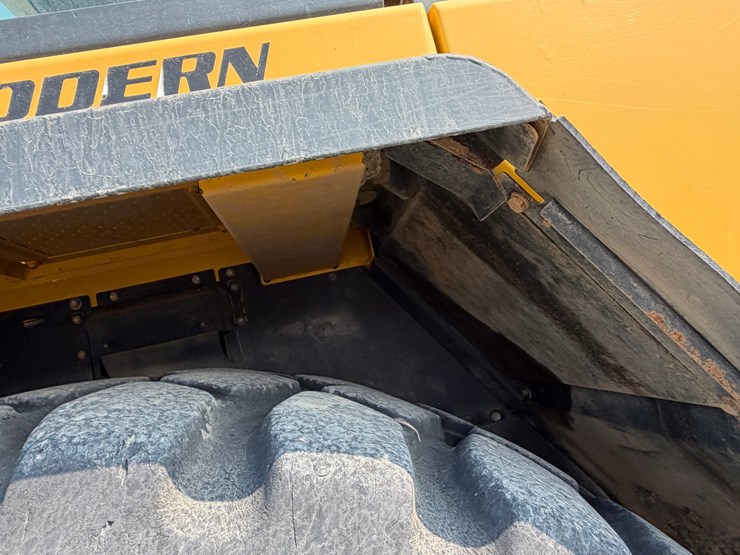 2016-komatsu-hm400-5-image-94