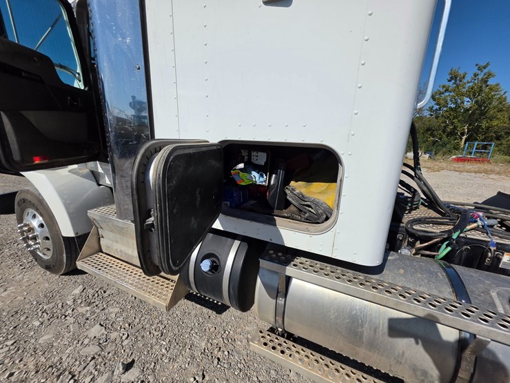2018-kenworth-t800-image-94