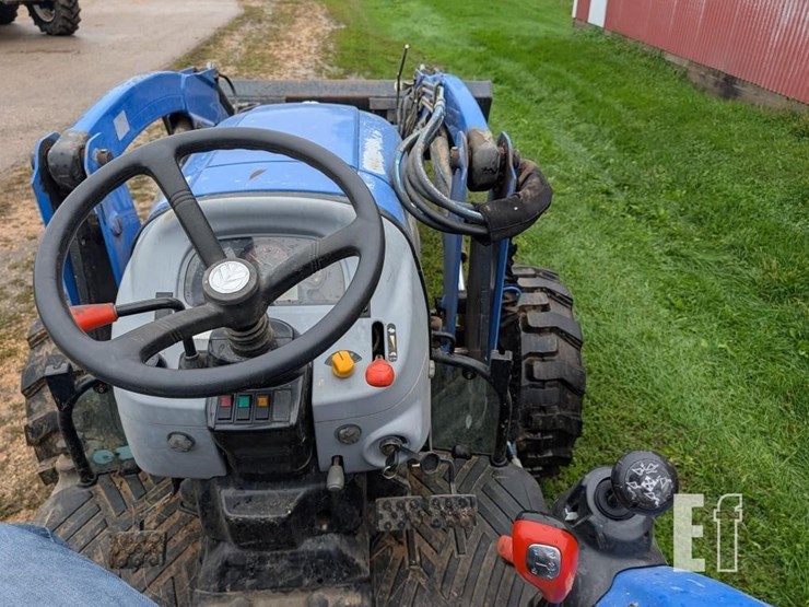 new-holland-boomer-41-image-17