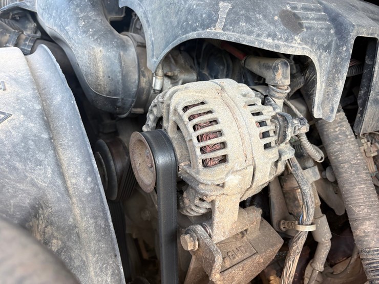 2010-chevrolet-silverado-2500-image-28