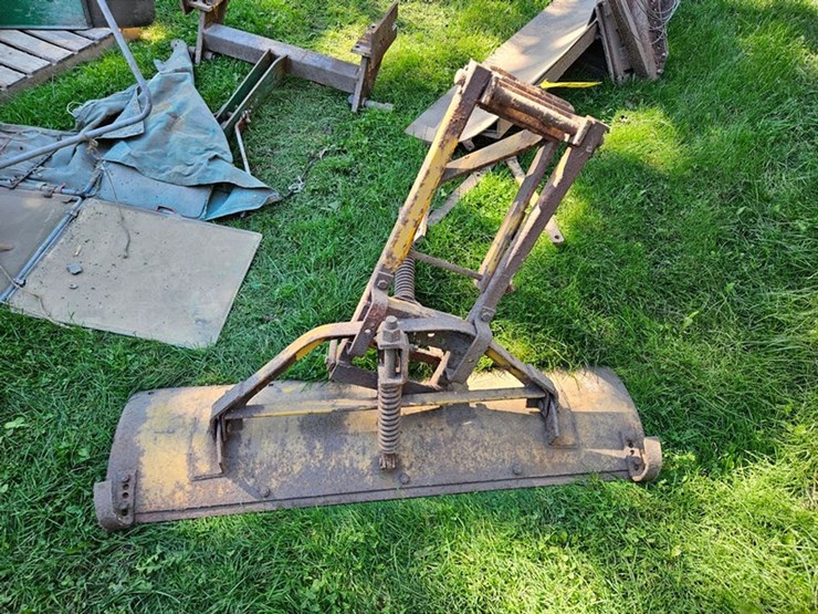 #8749-•-international-cub-front-blade-image-1