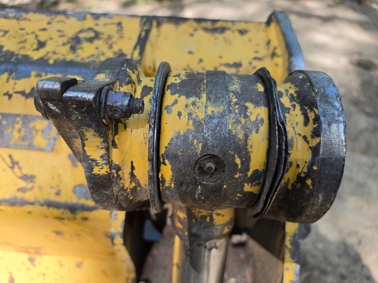 deere-555g-image-91