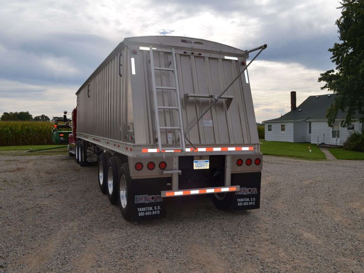 2014-dakota-aluminum-tri-axle-hopper-bottom-trailer-image-28