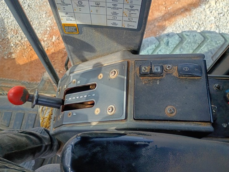 2008-deere-670d-image-86