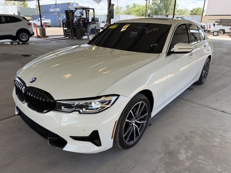 2021-bmw-330i-sdn-image-5