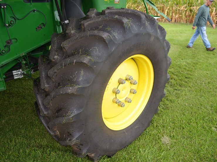 2012-john-deere-s550-image-35