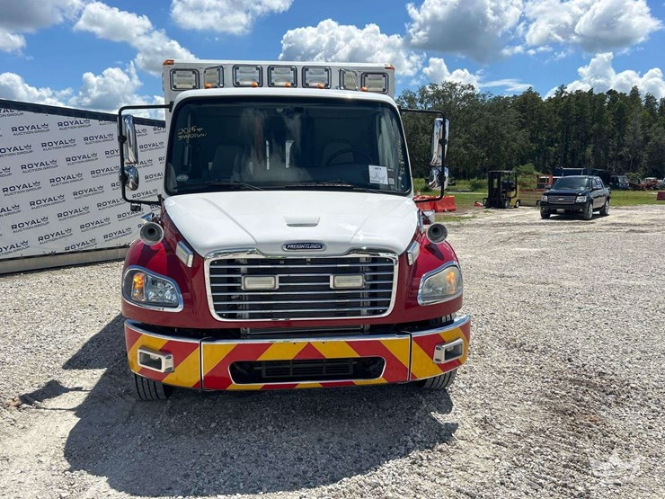 2015-freightliner-m2-106-image-49