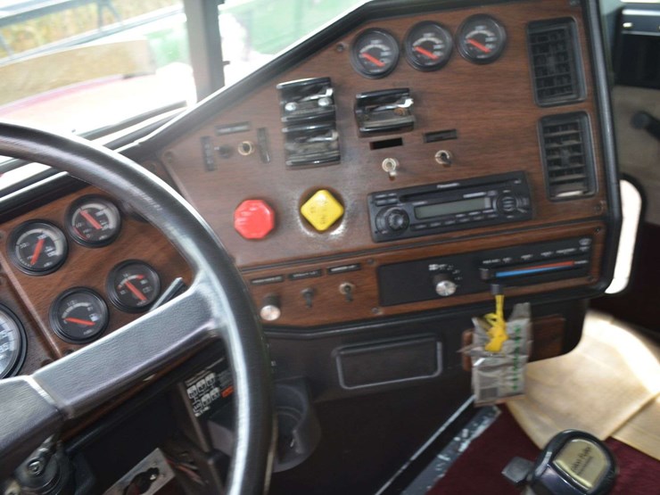 1992-freightliner-usf-1e-image-25