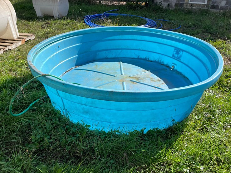 #1636-•-behlen-8'-ploy-stock-tank-image-1