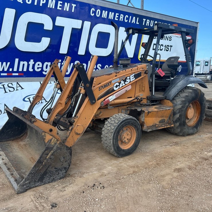 #2483 • 2009 Case 570MXT Series 3 Skip Loader