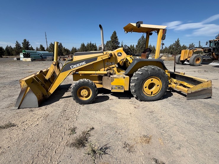 2007-deere-210le-image-8