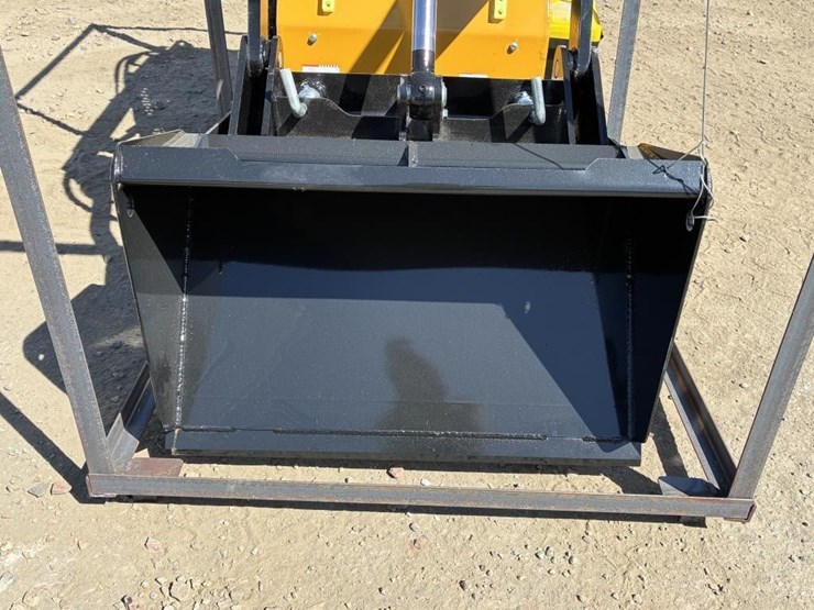 2026-agt-mx-crt23-skid-steer-image-5
