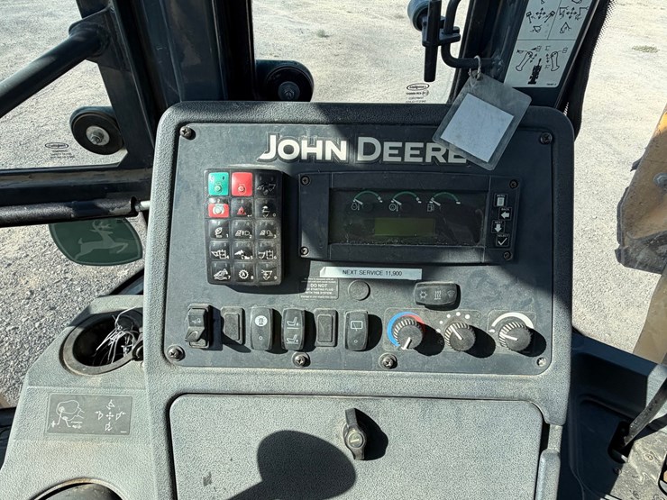 2017-deere-410l-image-67