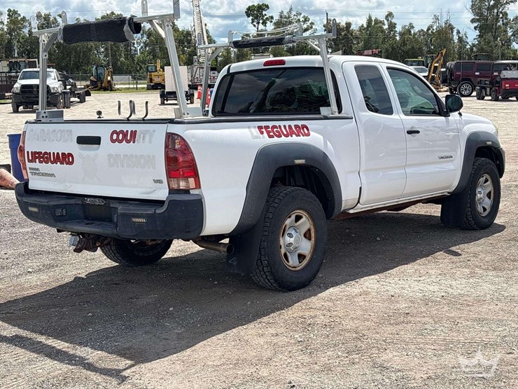2014-toyota-tacoma-image-3