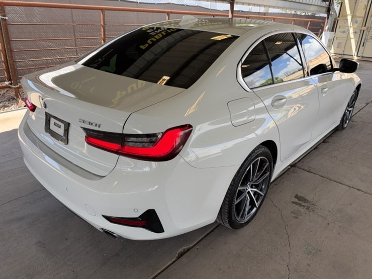 2021-bmw-330i-sdn-image-12