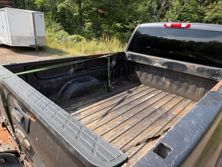 2010-chevrolet-silverado-2500-image-24