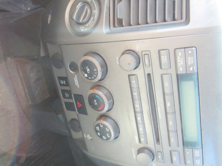 2004-nissan-titan-image-25