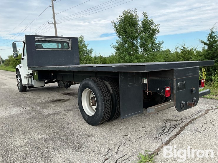 2005-freightliner-m2-106-image-7