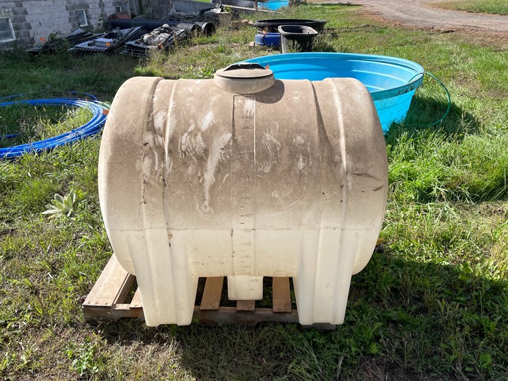 #1635-•-225-gallon-poly-tank-image-4