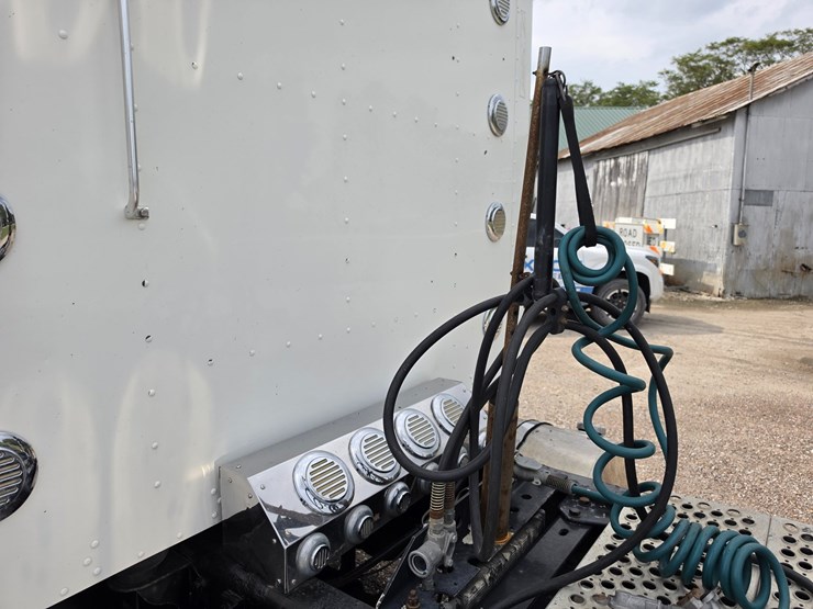 2007-kenworth-w900-image-91