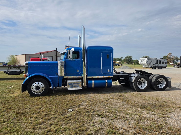 2006-peterbilt-379-image-3