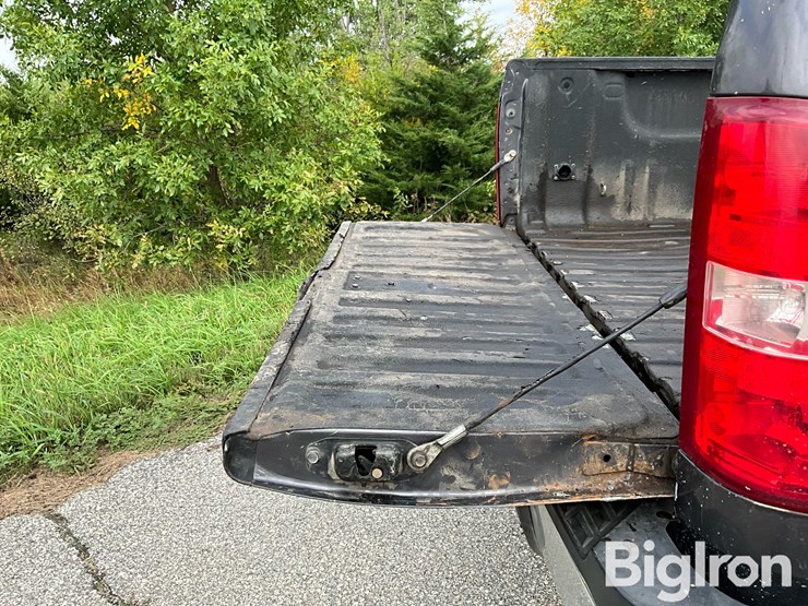 2010-chevrolet-silverado-2500hd-image-19