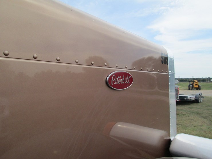 2006-peterbilt-379-image-14