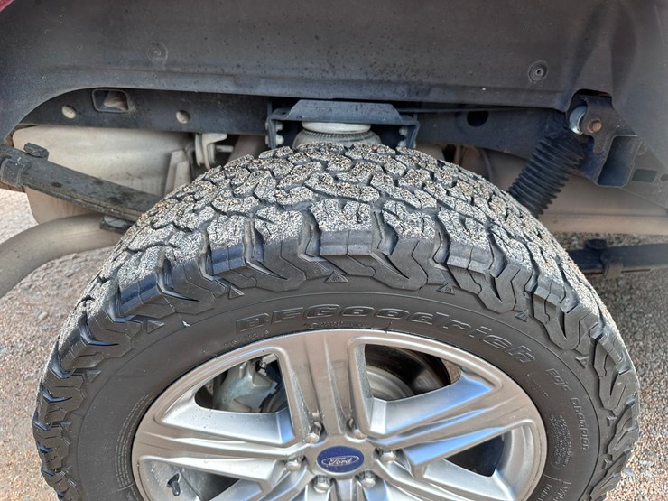 2019-ford-f150-lariat-image-46
