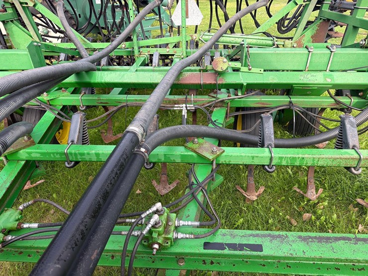 john-deere-777-image-16