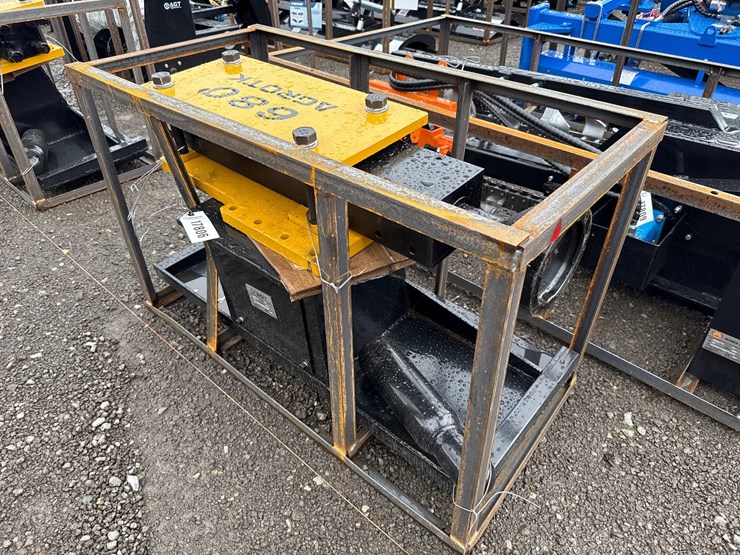 #6039-•-agrotk-skid-steer-hyd-post-driver-image-2