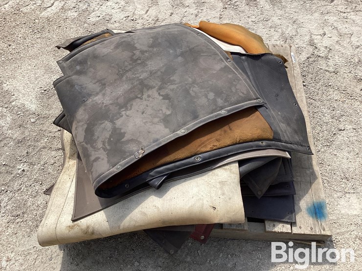 kenworth-cabover-dog-house-cover-&-additional-upholstery-image-4