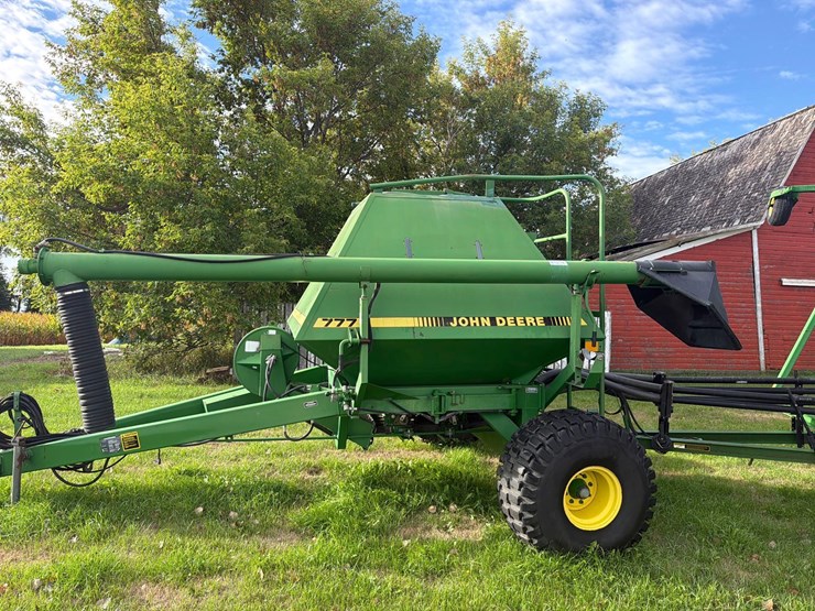 john-deere-777-image-2