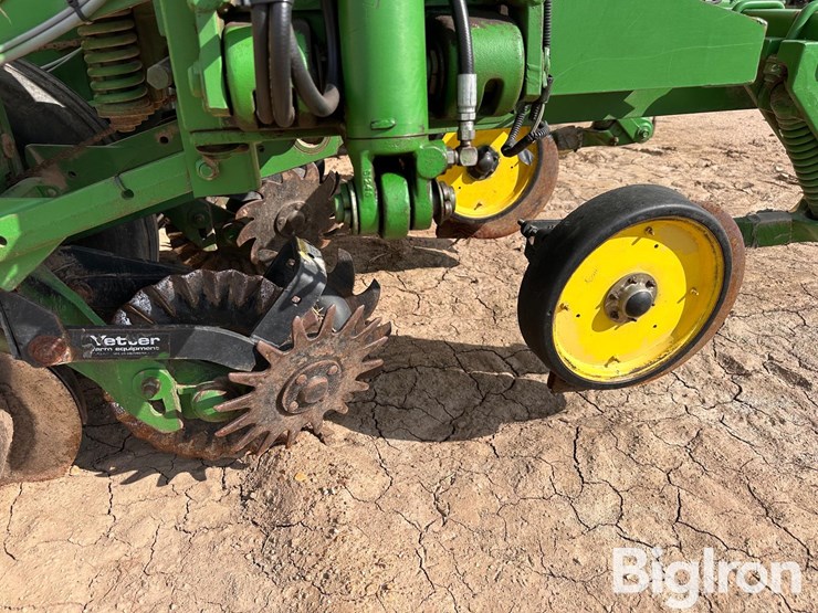 john-deere-7200-image-13