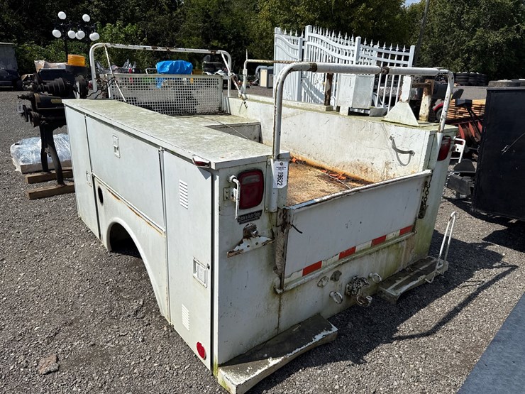 #6089-•-8'-altec-service-bed-image-6