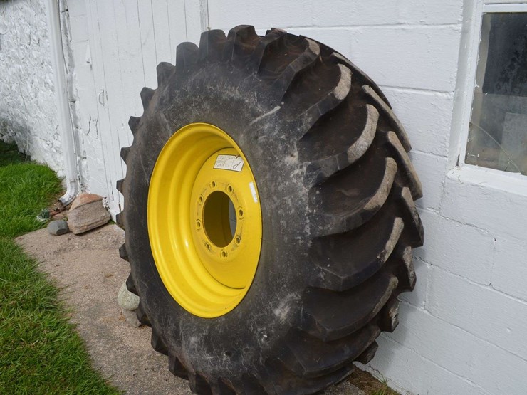 combine-rear-wheels-and-tires-image-7