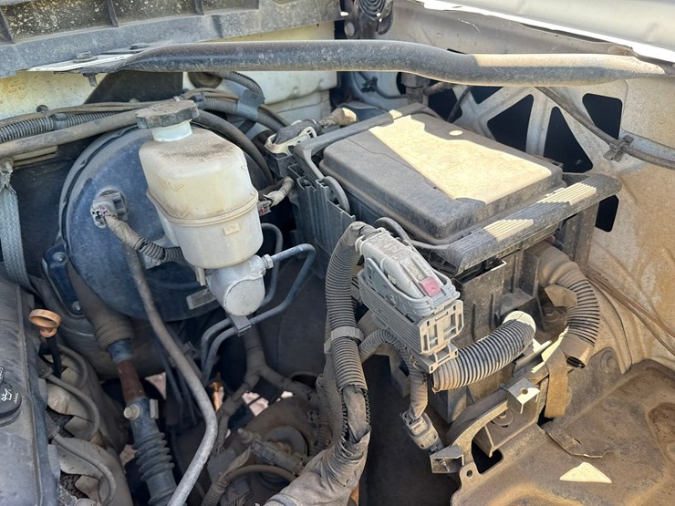 #1395-•-2019-chevrolet-silverado-4x4-pickup-truck-image-21