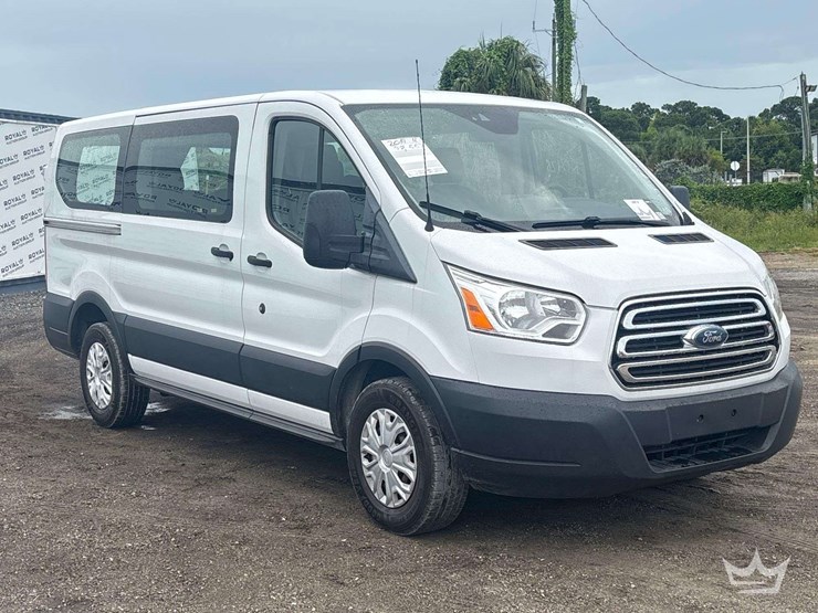 2019-ford-transit-image-2