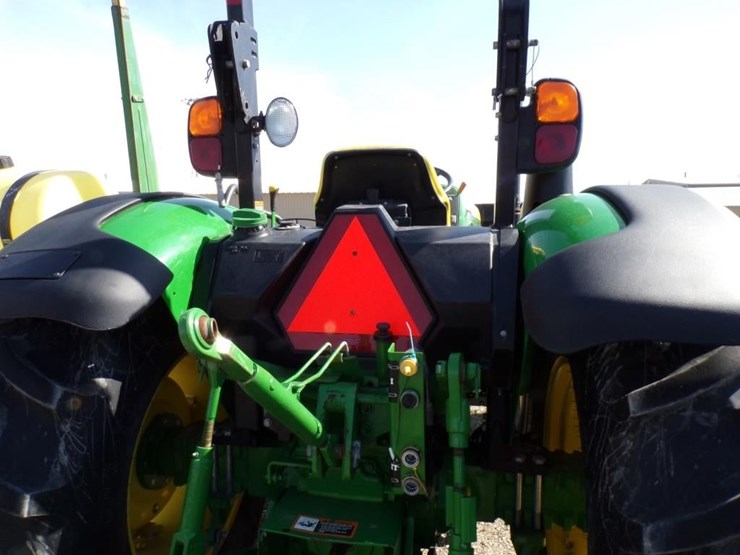2016-john-deere-5055e-image-11